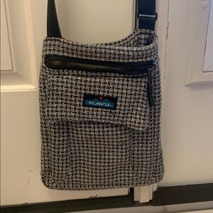 Kavu blue herringbone crossbody bag